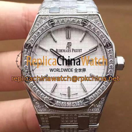 Replica Audemars Piguet Royal Oak 67651 Ladies Stainless Steel & Diamonds White Dial Swiss Quartz 2713